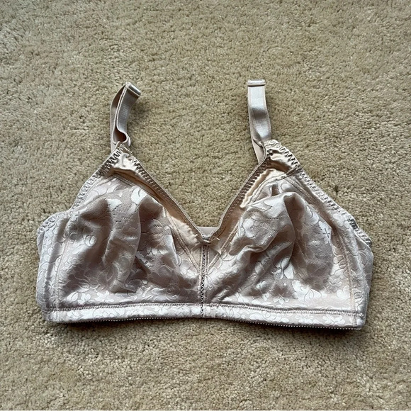 ✨Bali Women’s Full Coverage Bra - 38D - Beige - VGUC - #3372 - Wireless - Picture 1 of 5